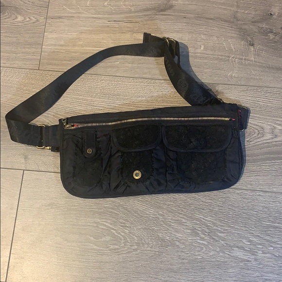 Lululemon waist bag